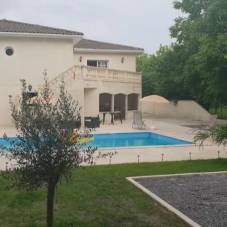 Maison Calme Et Spacieuse * Bassens (Gironde)