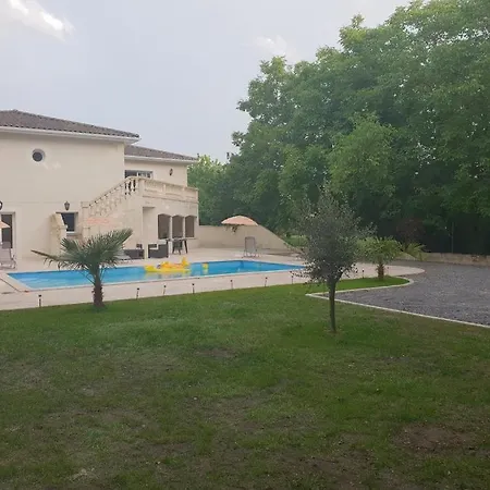 Holiday home Maison Calme Et Spacieuse Bassens (Gironde)