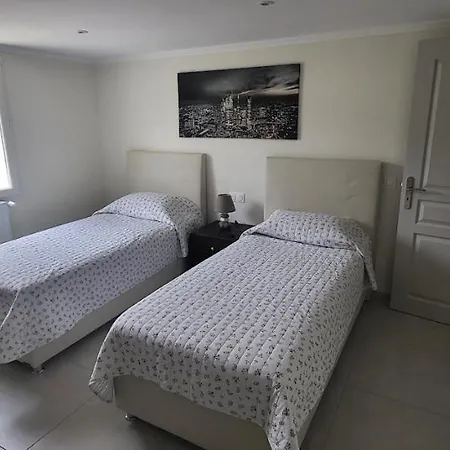 Holiday home Maison Calme Et Spacieuse